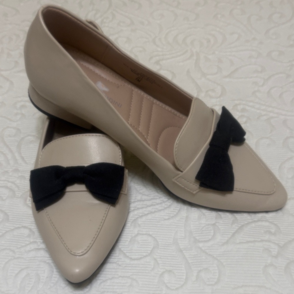 Adrienne Vittadini Beige Loafers with Black Accent